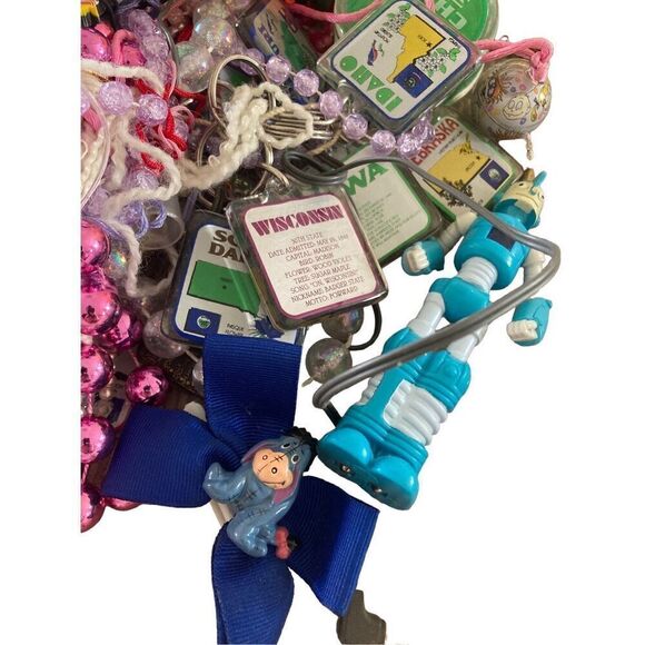 Random Vintage Kids Lot Rugrats Aladdin Necklace Disney Keychains Yo-yo - Picture 6 of 8